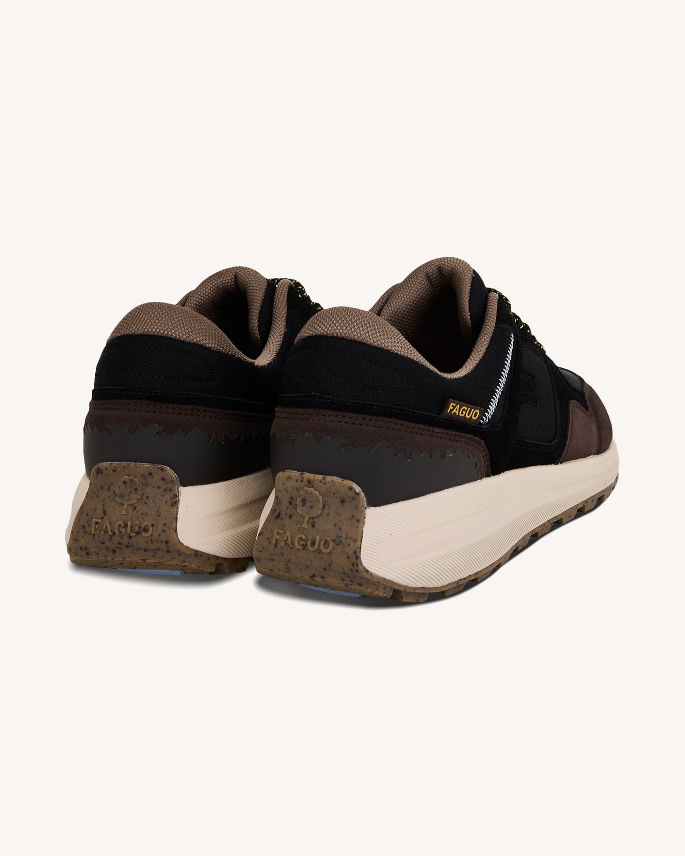 faguo-baskets-limwood-noir-et-marron-fonc-running-outdoor image 3