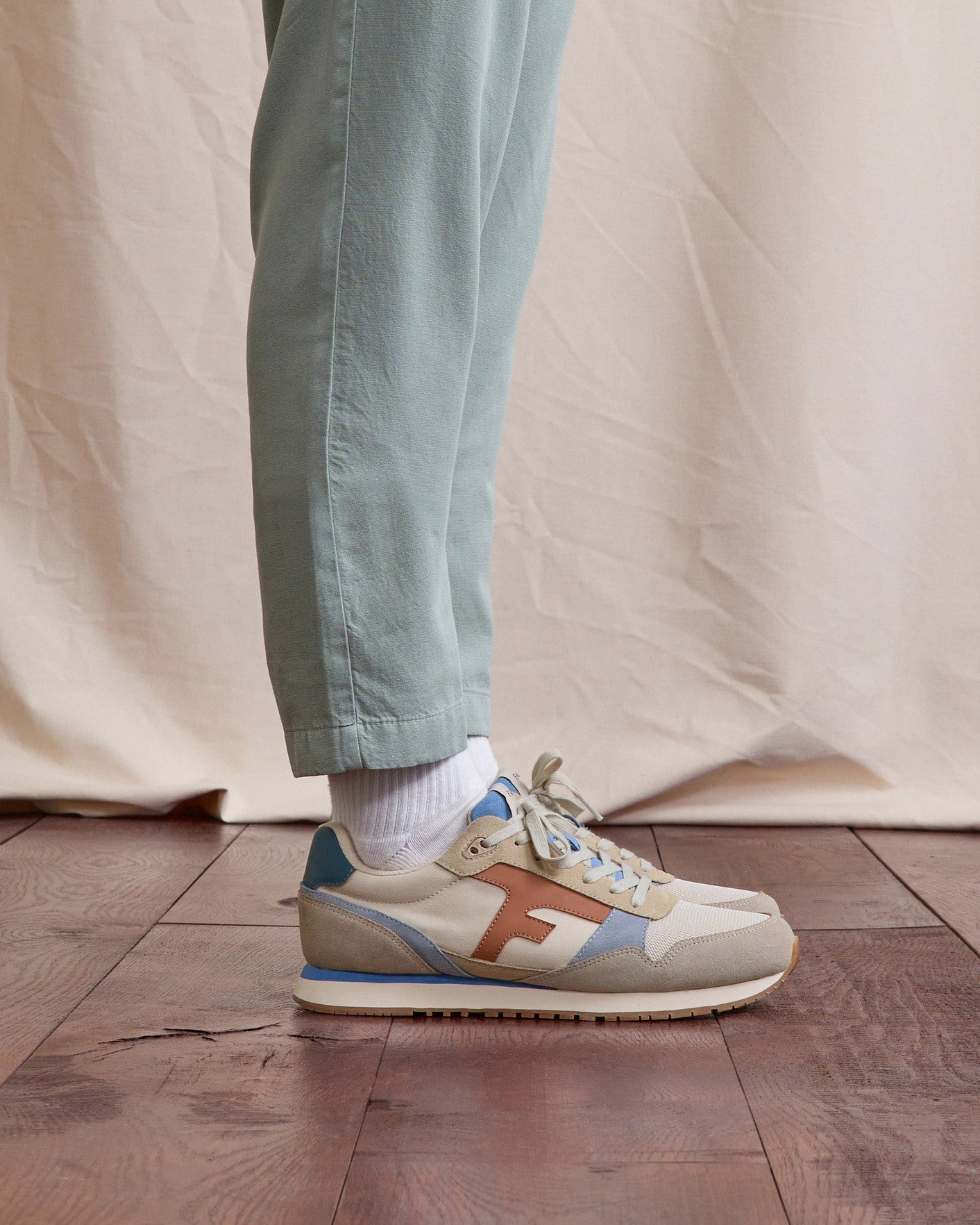 faguo-elm-baskets-beige-camel-et-bleu image 2