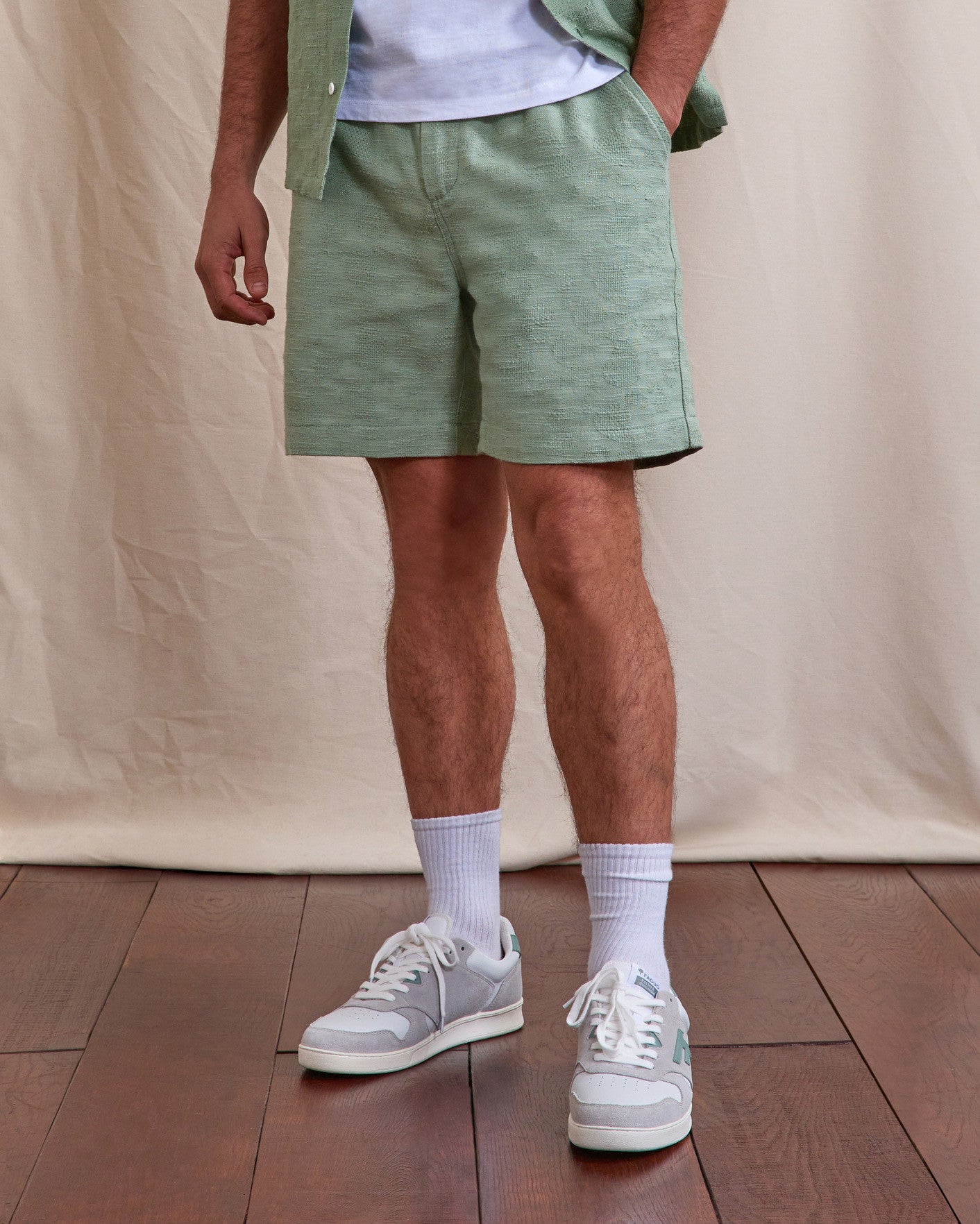 faguo-chevre-short-homme-vert-clair-coton-et-viscose image 1