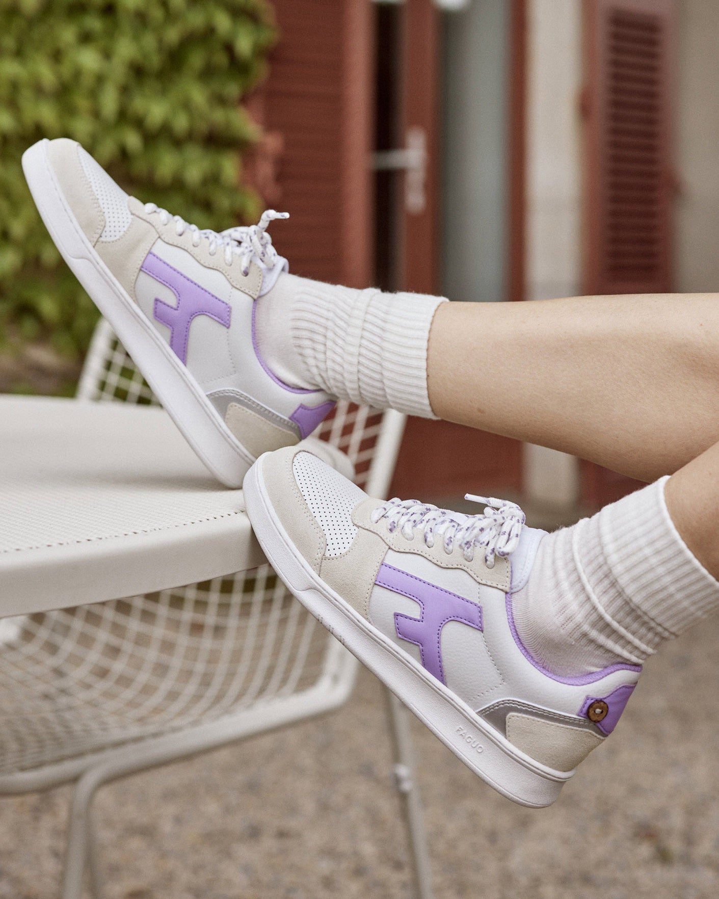 faguo-hazel-baskets-basses-blanches-et-violet-clair-en-cuir-femme image 2