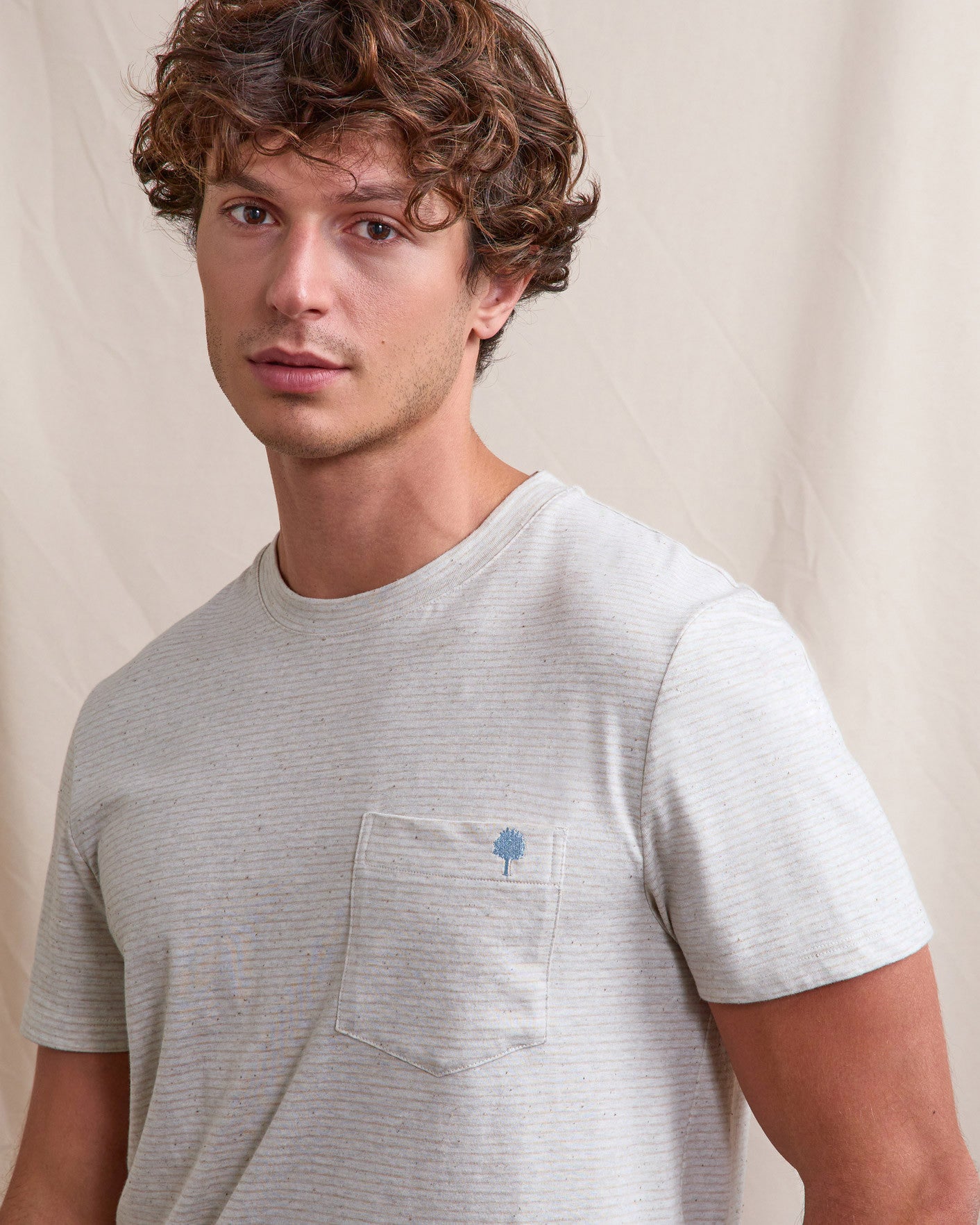 faguo-olonne-t-shirt-homme-cru-et-bleu-clair-ray-poche image 3